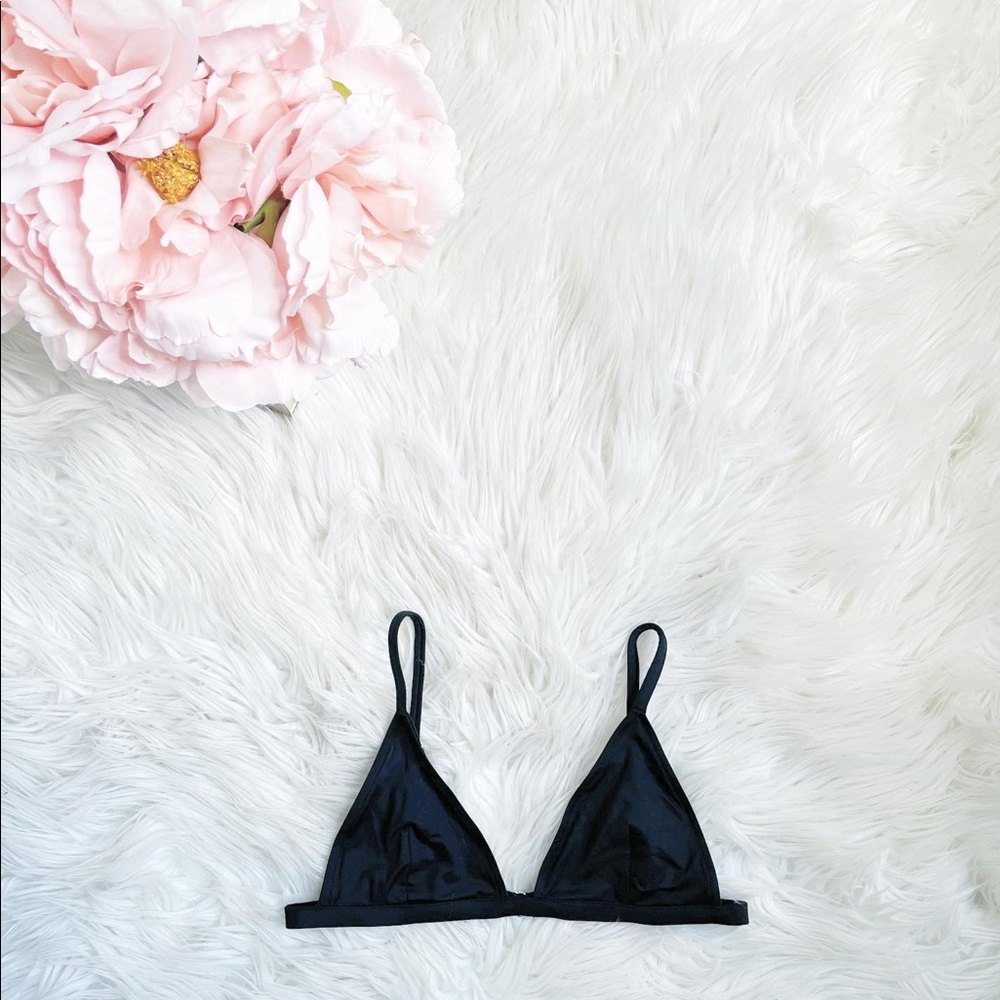 🌟SOLD🌟Black ARO Top NWOT